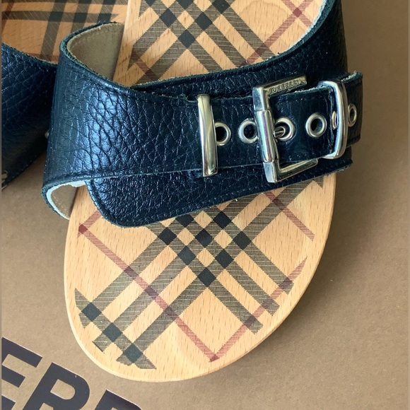 Burberry Sandals - Picture 15 of 15